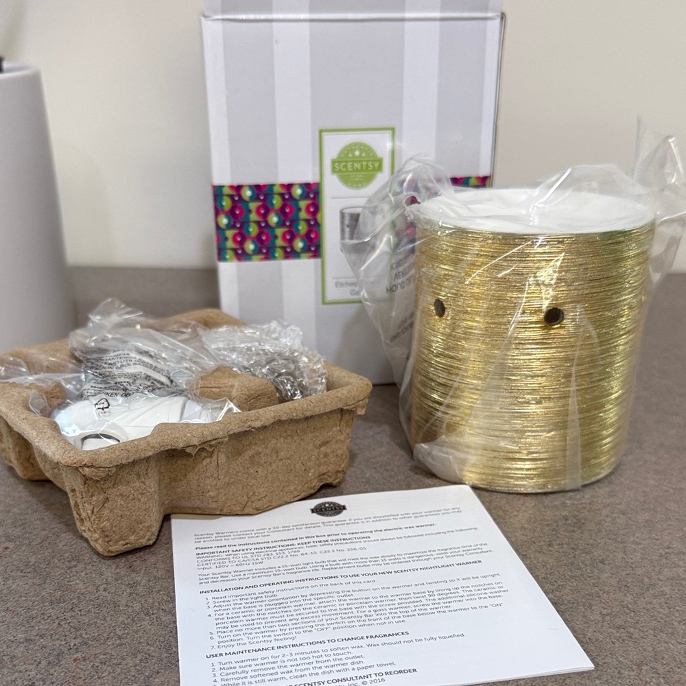 Scentsy Etched Core Gold Mini Warmer